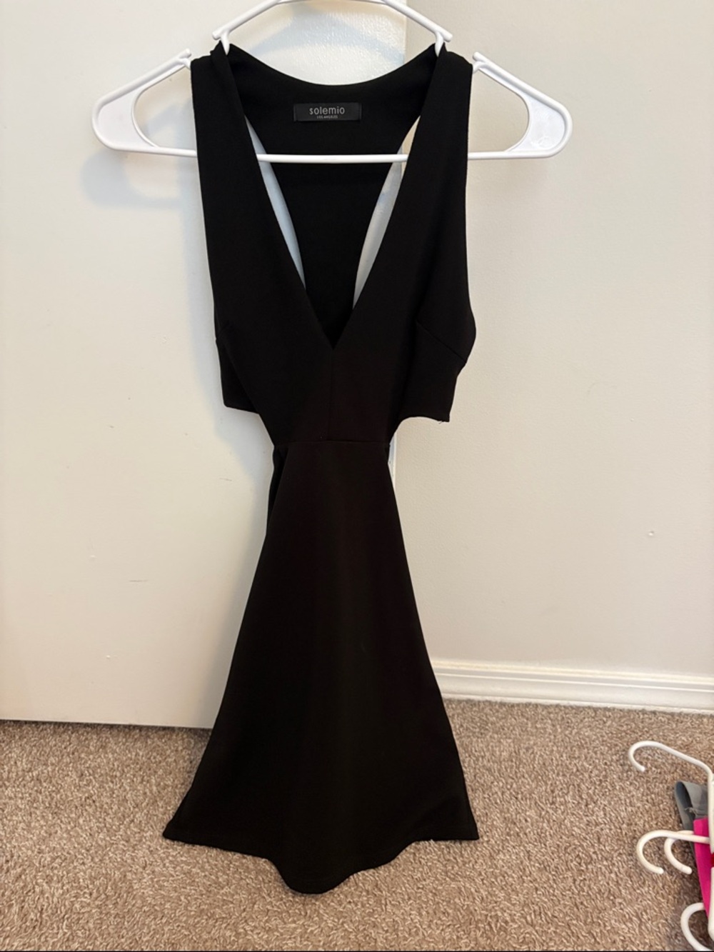 Solemio Black Backless V-Neck Cocktail Dress